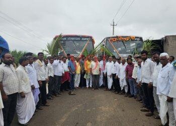 ಗ್ರಾಮೀಣ ಸಾರಿಗೆ ಬಸ್ ಸಂಚಾರಕ್ಕೆ ಯಕ್ಕುಂಡಿ ಗ್ರಾಮದಲ್ಲಿ ಚಾಲನೆ