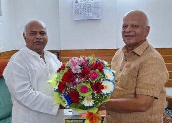 ಸಚಿವರಾದ ಶಿವಾನಂದ ಪಾಟೀಲರನ್ನು ಅಭಿನಂದಿಸಿದ ಎಸ್.ಅರ್. ಪಾಟೀಲ