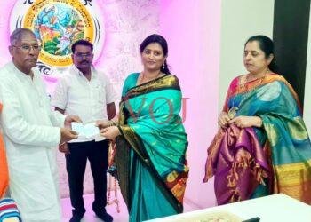 ವಿಜಯಪುರ ಗೋರಕ್ಷಾ ಕೇಂದ್ರಕ್ಕೆ ರೂ.5 ಲಕ್ಷ ದೇಣಿಗೆ