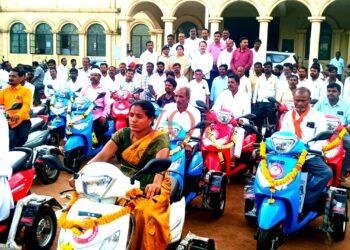 ವಿಕಲಚೇತನರಿಗೆ ಸರಕಾರ ನೀಡಿದ ಸೌಲಭ್ಯಗಳನ್ನು ಸದುಪಯೋಗ ಪಡಿಸಿಕೊಳ್ಳಲು ಕರೆ.