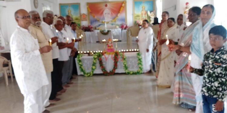 ಈಶ್ವರಿಯ ವಿವಿಯಲ್ಲಿ ದೀಪಾವಳಿ