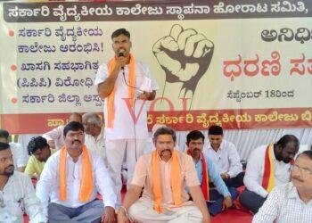 ಹೋರಾಟಕ್ಕೆ ಒಂದು ತಿಂಗಳ ಕಳೆದರೂ ಸರ್ಕಾರ ಕಣ್ಣು ಮುಚ್ಚಿ ಕೂತಂತಿದೆ.