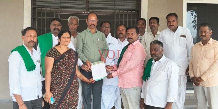 ಯಾವ ಜಂಟಿ ಸಮೀಕ್ಷೆ ಮಾಡುವುದು ಅವಶ್ಯಕತೆ ಇಲ್ಲ ಪ್ರತಿ ಎಕರೆಗೆ 50,000 ಪರಿಹಾರ ಕೊಡುವಂತೆ ಆಗ್ರಹ