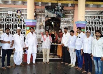 ಮುಖ್ಯಮಂತ್ರಿ ಸಿದ್ದಾರಾಮಯ್ಯಗಾಗಿ ವಿಶೇಷ ಪೂಜೆ