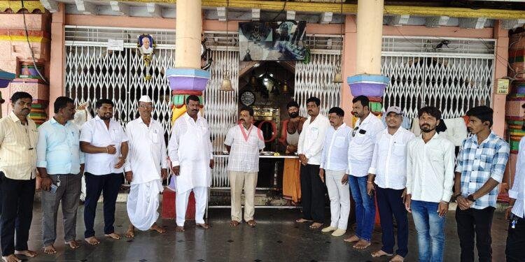 ಮುಖ್ಯಮಂತ್ರಿ ಸಿದ್ದಾರಾಮಯ್ಯಗಾಗಿ ವಿಶೇಷ ಪೂಜೆ