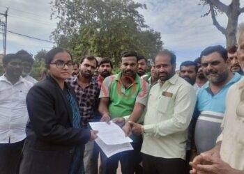 ಶ್ರೀ ಮಹದೇಶ್ವರ ಕಾರು ಚಾಲಕ ಹಾಗೂ ಮಾಲೀಕರ ಸಂಘದ ವತಿಯಿಂದ ತಹಸಿಲ್ದಾರ್ ಗೆ ಮನವಿ