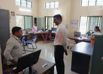 ನಗರದ ವಿವಿಧ ಕಚೇರಿಗಳಿಗೆ ಜಿಲ್ಲಾಧಿಕಾರಿ ದಿಢೀರ ಭೇಟಿ,ಪರಿಶೀಲನೆ