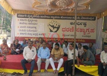 56ನೇ ದಿನಕ್ಕೆ ಕಾಲಿಟ್ಟ ಹೋರಾಟ,ವೃತ್ತಿ ರಂಗಭೂಮಿ ಕಲಾವಿದರ ತಂಡ ಭೇಟಿ