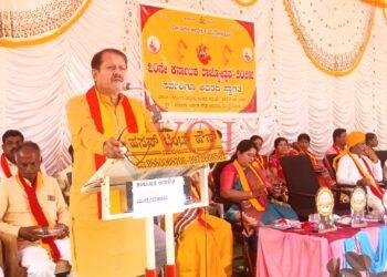 ಅಖಂಡ ಕರ್ನಾಟಕದಿಂದ ಕಲ್ಯಾಣ ಕರ್ನಾಟಕ ಇಬ್ಬಾಗ ಮಾಡುವ ಮಾತುಗಳು ಕೇಳಿ ಬರುತ್ತಿದ್ದು ಖಂಡಿಸುತ್ತೆವೆ.