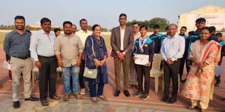 ಕ್ರೀಡಾಪಟುಗಳಿಗೆ ಅನುಕೂಲ ಕಲ್ಪಿಸಲು ಕ್ರೀಡಾಂಗಣಗಳಲ್ಲಿ ಅಗತ್ಯ ಸೌಲಭ್ಯ ಒದಗಿಸಲು -ಜಿಲ್ಲಾಧಿಕಾರಿ ಡಾ.ಆನಂದ ಕೆ. ಸೂಚನೆ