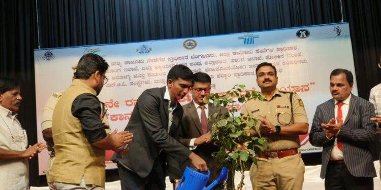 ರಸ್ತೆ ಸುರಕ್ಷತಾ ನಿಯಮಗಳ ಕಟ್ಟುನಿಟ್ಟಿನ ಪಾಲಿಸಿ ಅಪಘಾತಗಳ ನಿಯಂತ್ರಣಕ್ಕೆ ಕೈಜೋಡಿಸಿ – ಹರೀಶ ಎ