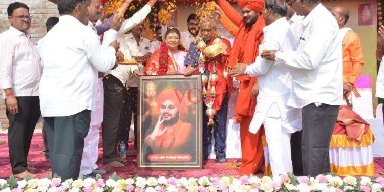 ಸನಾತನ ಧರ್ಮ ಉಳಿಯಬೇಕಾದರೆ ಪ್ರತಿಯೊಬ್ಬರೂ ಕನಿಷ್ಠ ಆರು ಮಕ್ಕಳನ್ನು ಹೆರಬೇಕು ಎಂದು ವಿಆರ್ಎಲ್ ಸಮೂಹ ಸಂಸ್ಥೇಗಳ ಅಧ್ಯಕ್ಷ, ಪದ್ಮಶ್ರೀ ಪ್ರಶಸ್ತಿ ಪುರಸ್ಕೃತ ಡಾ. ವಿಜಯ ಸಂಕೇಶ್ವರ