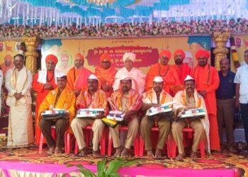 ತುಮಕೂರು ಸಿದ್ದಗಂಗಾ ಶ್ರೀಗಳ ಸ್ಮರಣಾರ್ಥ ಮಾಡುವ ದಾಸೋಹ ದಿನಾಚರಣೆ ದಿನದೆಂದೆ ನಮ್ಮ ತಂದೆಯವರ ಪುಣ್ಯಸ್ಮರಣೋತ್ಸವ ಕಾರ್ಯಕ್ರಮ