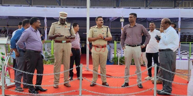 ಜಿಲ್ಲಾ ಕ್ರೀಡಾಂಗಣಕ್ಕೆ ಜಿಲ್ಲಾಧಿಕಾರಿಗಳ ಭೇಟಿ; ಗಣರಾಜ್ಯೋತ್ಸವ ಸಿದ್ಧತೆ ಪರಿಶೀಲನೆ