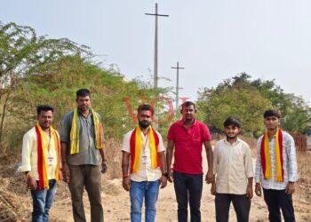 ಕರವೇಯಿಂದ ತಾಂಡಾ ಮನೆ ಮೇಲಿನ ವಿದ್ಯುತ್ ತಂತಿ ತೆರವು