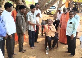 ಶ್ರೀ ಪವಾಡ ಬಸವೇಶ್ವರ ಆಶ್ರಮದ ದೇವಸ್ಥಾನ ನಿರ್ಮಾಣಕ್ಕೆ 1.01 ಲಕ್ಷ ರೂ. ದೇಣಿಗೆ