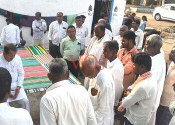 ಹಾವು ಕಚ್ಚಿ ಮೃತಪಟ್ಟ ರೈತ ಕುಟುಂಬಕ್ಕೆ ಶಾಸಕ ಸಿ.ಎಸ್. ನಾಡಗೌಡ ಸಾಂತ್ವನ: ₹4 ಲಕ್ಷ ಪರಿಹಾರದ ಭರವಸೆ