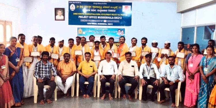 ಕುಡಿತಕ್ಕೆ ಬಲಿ ಆಗದೆ ಉತ್ತಮ ಜೀವನ ನಡೆಸಬೇಕು