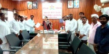 ಮುಸ್ಲಿಂ ಸಮಾಜದವರಿಂದ ಶವ ಸಂಸ್ಕಾರಕ್ಕೆ ಸ್ಮಶಾನ ಭೂಮಿ ಒದಗಿಸಲು ತಹಶಿಲ್ದಾರರಿಗೆ ಮನವಿ