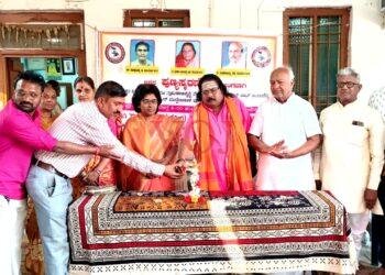 ಪೋಷಕರ ಸ್ಮರಣಾರ್ಥ ಉಚಿತ ಆರೋಗ್ಯ ಶಿಬಿರ: 120ಕ್ಕೂ ಹೆಚ್ಚು ಜನರಿಗೆ ತಪಾಸಣೆ