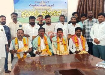 ಹಂಡೇವಜೀರ ಸಮಾಜದ ನೂತನ ಪದಾಧಿಕಾರಿಗಳಿಗೆ ದಲಿತ ಪರ ಸಂಘಟನೆಗಳ ಒಕ್ಕೂಟದಿಂದ ಸನ್ಮಾನ