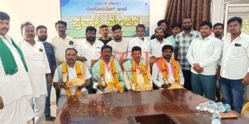 ಹಂಡೇವಜೀರ ಸಮಾಜದ ನೂತನ ಪದಾಧಿಕಾರಿಗಳಿಗೆ ದಲಿತ ಪರ ಸಂಘಟನೆಗಳ ಒಕ್ಕೂಟದಿಂದ ಸನ್ಮಾನ