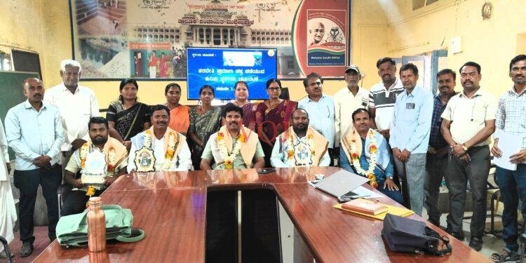 ದೇವಸ್ಥಾನದ ಮುಂದೆ ಭಕ್ತರು ಸಾಲಾಗಿ ನಿಲ್ಲುವಂತೆ, ಗ್ರಂಥಾಲಯಗಳ ಮುಂದೆ ಓದುಗರು ಸಾಲಾಗಿ ನಿಲ್ಲುವಂತಾಗಬೇಕು:ತಾಪಂ ಇಒ ವೆಂಕಟೇಶ್ ವಂದಾಲ