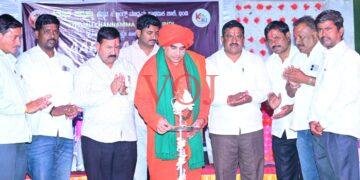 ಇಂದಿನ ಯುವ ಜನಾಂಗ ಪಶ್ಚಿಮಾತ್ಯ ದೇಶಗಳ ಆಚರಣೆಗಳ ಬಗ್ಗೆ ಮೊರೆ ಹೋಗುತ್ತಿರುವುದು ದುರಂತ..! ಜಗದ್ಗುರು ಬಸವ ಜಯ ಮೃತ್ಯುಂಜಯ ಮಹಾಸ್ವಾಮೀಜಿ