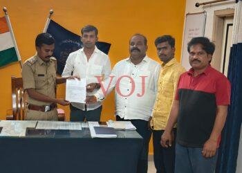 ಸಾಮಾಜಿಕ ಜಾಲತಾಣಗಳಲ್ಲಿ ಕೂಡಲ ಸಂಗಮ ಸ್ವಾಮೀಜಿ ಬಗ್ಗೆ ಸುಳ್ಳು ಸುದ್ದಿ ಹಬ್ಬಿಸಿ ಅಪಪ್ರಚಾರ ಮಾಡುತ್ತಿರುವವರ ವಿರುದ್ಧ ಶಿಸ್ತು ಕ್ರಮ ಕೈಗೊಳ್ಳುವಂತೆ ಒತ್ತಾಯಿಸಿ ಮನವಿ