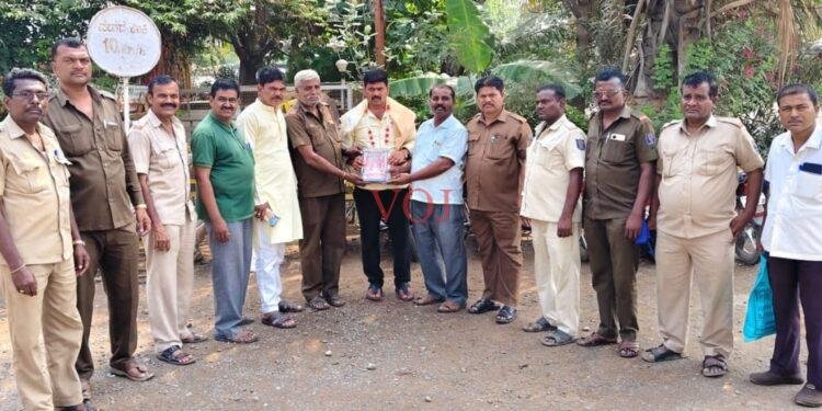 ಕೆಎಸ್‌ಆರ್‌ಟಿಸಿ ನೌಕರರ ಪತ್ತಿನ ಸಹಕಾರಿ ಸಂಘದ ನೂತನ ನಿರ್ದೇಶಕ ಸಾಹೇಬಪಟೇಲ ಬಿರಾದಾರ ಅವರಿಗೆ ಸನ್ಮಾನ