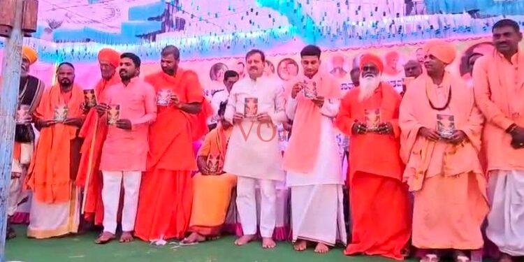 ಖಿಲಾರಹಟ್ಟಿ ಜಾತ್ರೆಯಲ್ಲಿ ‘ಶ್ರೀ ಮಹಿಮಾಂತಕ ಮನ್ನೀರೇಶ್ವರ’ ಕೃತಿ ಲೋಕಾರ್ಪಣೆ