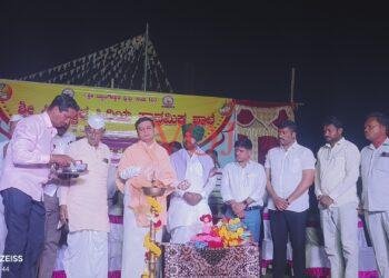 ಮಕ್ಕಳ ಭಿಷ್ಯ ರೂಪಿಸುವುದು ತಂದೆ-ತಾಯಿ ಹಾಗೂ ಶಿಕ್ಷಕನ ಕರ್ತವ್ಯ ಮುಖ್ಯ..!