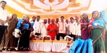 ಬಡವರ ಕಣ್ಣೀರು ಒರೆಸುವ ಕೈಗಳೇ ದೇವರಿಗರ್ಪಿಸುವ ನಿಜವಾದ ಪೂಜೆ: ಶ್ರೀ ಜಗದೇವ ಮಲ್ಲಿಬೊಮ್ಮ ಮಹಾಸ್ವಾಮಿಗಳು