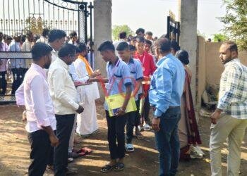 ಪರೀಕ್ಷೆಯನ್ನು ಧೈರ್ಯದಿಂದ ಎದುರಿಸಿ ಉತ್ತಮ ಅಂಕಗಳಿಸಿರಿ..