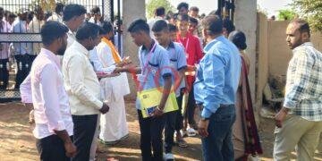 ಪರೀಕ್ಷೆಯನ್ನು ಧೈರ್ಯದಿಂದ ಎದುರಿಸಿ ಉತ್ತಮ ಅಂಕಗಳಿಸಿರಿ..