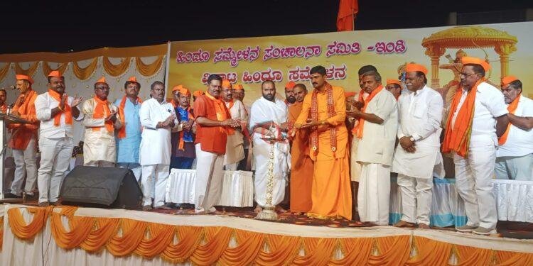 ಜಿಹಾದಿಗಳನ್ನು ದೇಶ ಬಿಟ್ಟು ಹೊರಹಾಕಬೇಕು : ಮೈಗೂರದ ಗುರುಪ್ರಸಾದ ಸ್ವಾಮೀಜಿ