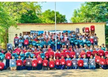 ಕೆಕ್ಕರಸಾವಳಗಿ ಶಾಲೆಯಲ್ಲಿ 225 ಮಕ್ಕಳಿಗೆ ಉಚಿತ ಬ್ಯಾಗ್