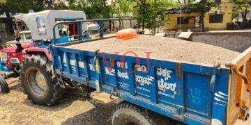 ಅಕ್ರಮ ಮರಳು ಸಾಗಾಣಿಕೆ ಟ್ರ್ಯಾಕ್ಟರ್ ಜಪ್ತಿ
