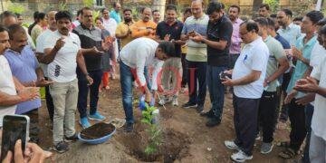 ಸ್ವಚ್ಛತಾ ಕಾರ್ಯ, ಸಸಿ ನೆಡುವ ಮೂಲಕ ಪರಿಸರ ಸಂರಕ್ಷಣೆಗೆ ಜಿಲ್ಲಾಧಿಕಾರಿ ಕರೆ