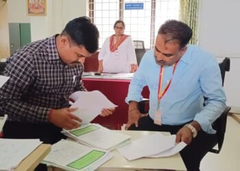 ಇಂಡಿ ಸಬ್ ರಿಜಿಸ್ಟರ್ ಕಛೇರಿ ಮೇಲೆ ಲೋಕಾಯುಕ್ತ ದಾಳಿ..! ತನಿಖೆ ಮುಂದುವರೆದಿದೆ..