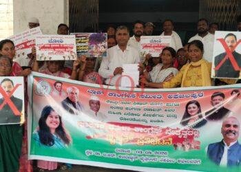 ಕೇಂದ್ರ ಸಚಿವ ಜೋಶಿ ಹಾಗೂ ಸಂಸದೆ ಕಂಗನಾ ರಣಾವತ್ ವಿರುದ್ಧ ಮಹಿಳಾ ಕಾಂಗ್ರೆಸ್ ಪ್ರತಿಭಟನೆ