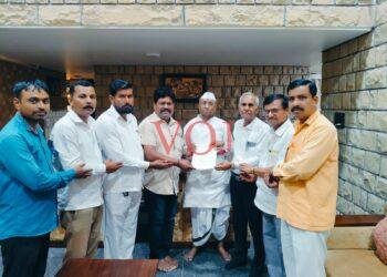 ಹಳೆಯ ಎಸ್‌ಸಿ ರೋಸ್ಟರ್ ಜಾರಿಗೆ ಆಗ್ರಹಿಸಿ ಶಾಸಕರಿಗೆ ಬಂಜಾರಾ ಸಮಾಜದ ಮನವಿ