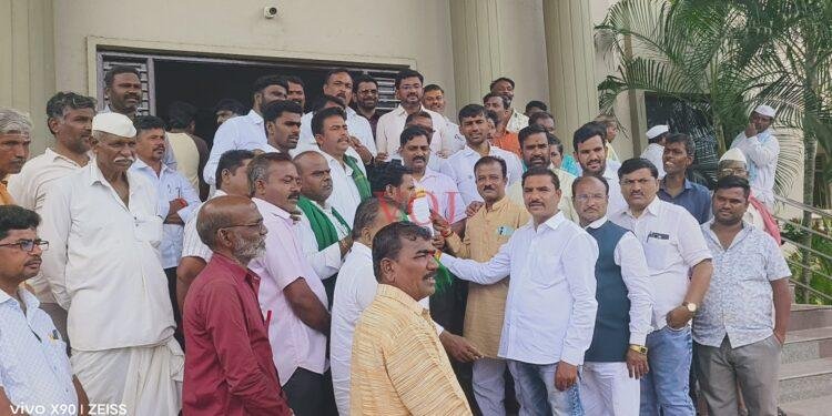 ಪತ್ರಕರ್ತ ಪರಶುರಾಮ ಶಿವಶರಣ ಕುಟುಂಬಕ್ಕೆ ಧಮ್ಕಿ..! | ದುಷ್ಕರ್ಮಿಗಳ ಬಂಧನಕ್ಕೆ ವಿವಿಧ ಸಂಘಟನೆಗಳ ಆಗ್ರಹ