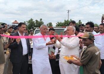 ಜಿಲ್ಲಾ ಉಸ್ತುವಾರಿ ಸಚಿವ ಎಮ್ ಬಿ ಪಿ ಗೈರು… ಆದ್ರೆ ವೃಕ್ಷೋದ್ಯಾನಕ್ಕೆ ಭರ್ಜರಿ ಉದ್ಘಾಟನೆ..! ಇಂಡಿಗೆ ಬರಗಾಲದ ಸಂಕಷ್ಟ..ರೈತರ ಕಷ್ಟಕ್ಕೆ ಪರಿಹಾರ ಯಾವಾಗ?