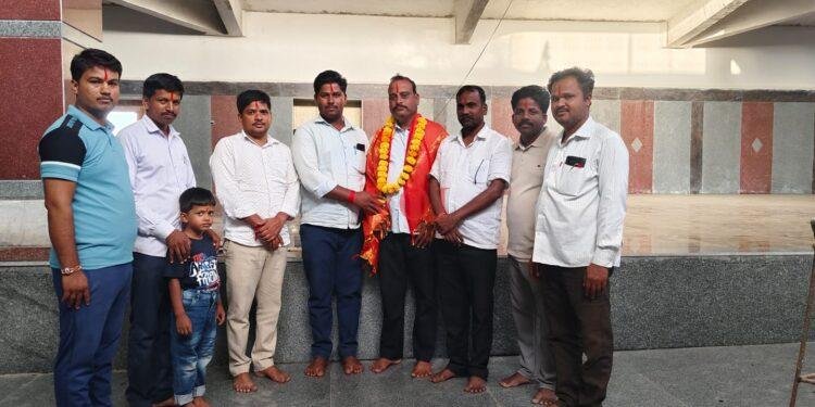 ಗಜಾನಂದ ಗಿಣ್ಣಿ ಅವರಿಗೆ ರೈತ ಮೋರ್ಚಾ ಉಪಾಧ್ಯಕ್ಷ ಸ್ಥಾನ: ಗೆಳೆಯರ ಬಳಗದಿಂದ ಸನ್ಮಾನ